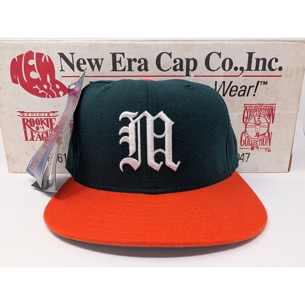 VINTAGE Miami Hurricanes Hat Cap Fitted 7 1/4" NCAA‎ Football New Era Wool 90s